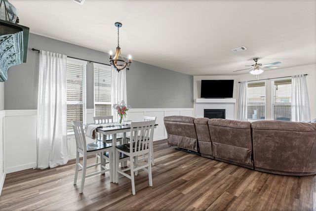 401 Evans Drive, Van Alstyne, TX 75495