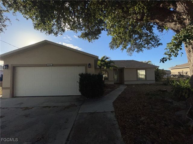 3018 NW 2nd PL, Cape Coral, FL 33993