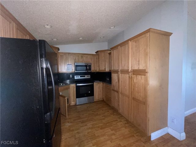 3018 NW 2nd PL, Cape Coral, FL 33993