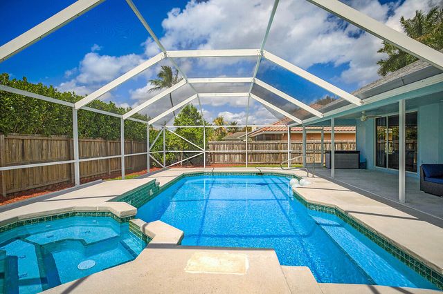 1583 Farmington Avenue, Wellington, FL 33414