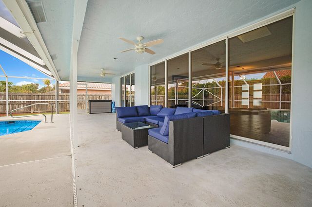 1583 Farmington Avenue, Wellington, FL 33414