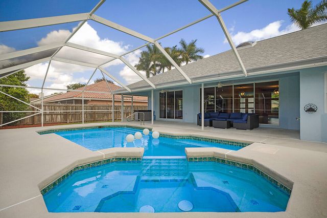 1583 Farmington Avenue, Wellington, FL 33414