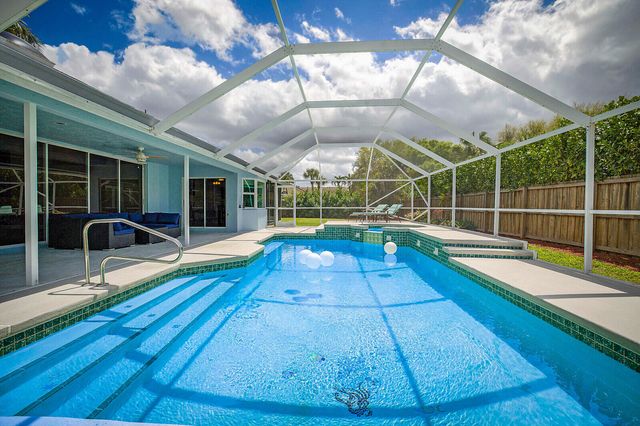 1583 Farmington Avenue, Wellington, FL 33414