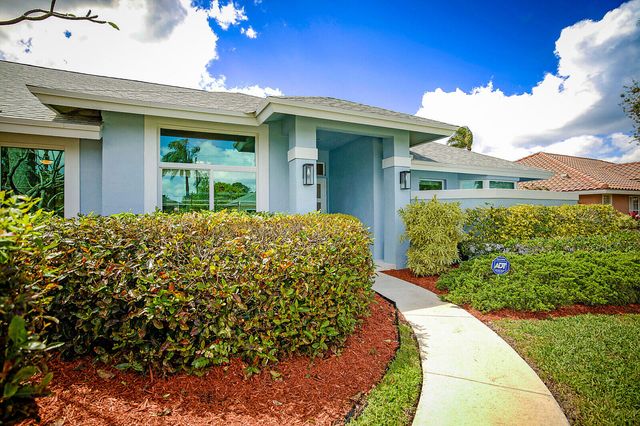 1583 Farmington Avenue, Wellington, FL 33414