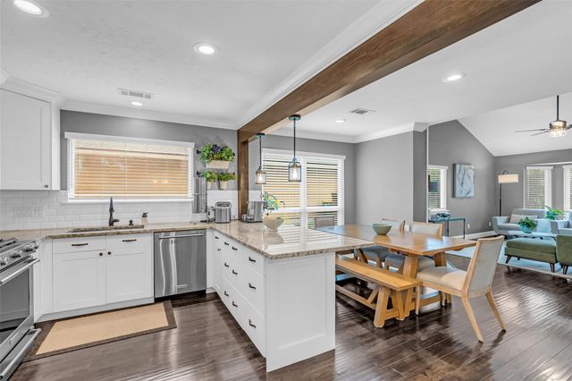 11 Barnstable Place, The Woodlands, TX 77381