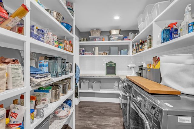 11 Barnstable Place, The Woodlands, TX 77381