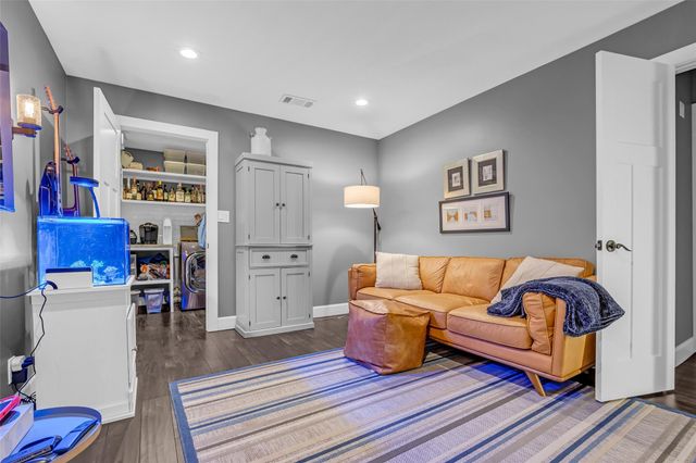 11 Barnstable Place, The Woodlands, TX 77381