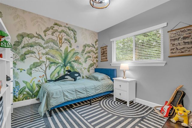 11 Barnstable Place, The Woodlands, TX 77381