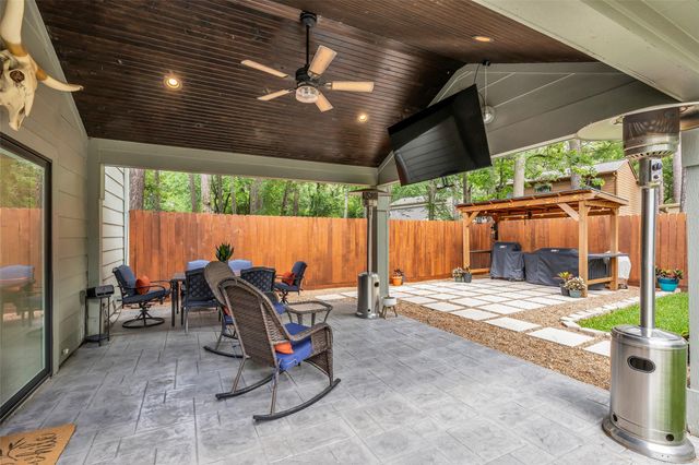 11 Barnstable Place, The Woodlands, TX 77381