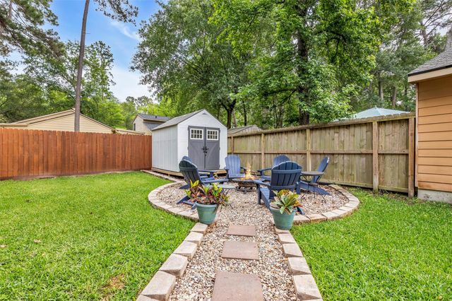 11 Barnstable Place, The Woodlands, TX 77381