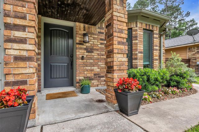 11 Barnstable Place, The Woodlands, TX 77381