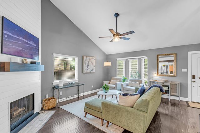 11 Barnstable Place, The Woodlands, TX 77381