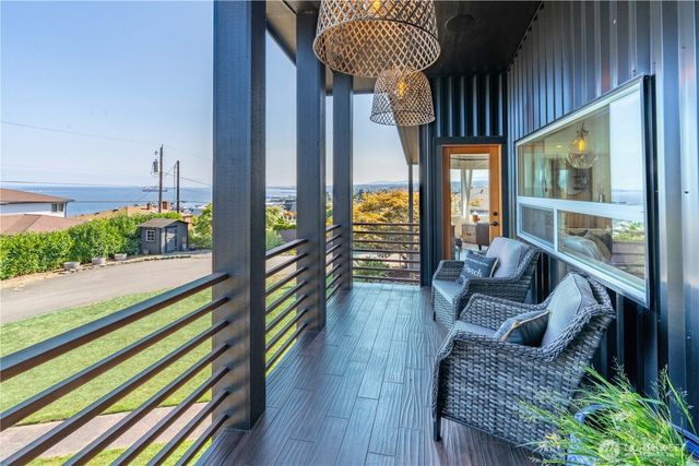 929 W 5th Street, Port Angeles, WA 98363