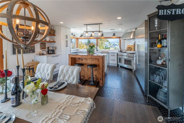 929 W 5th Street, Port Angeles, WA 98363