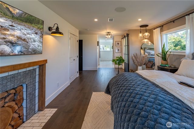 929 W 5th Street, Port Angeles, WA 98363