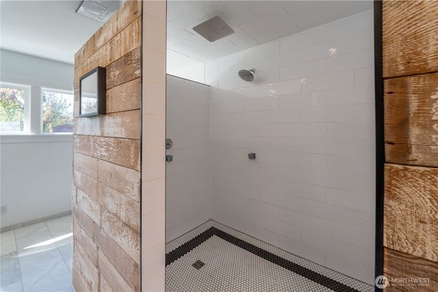 929 W 5th Street, Port Angeles, WA 98363