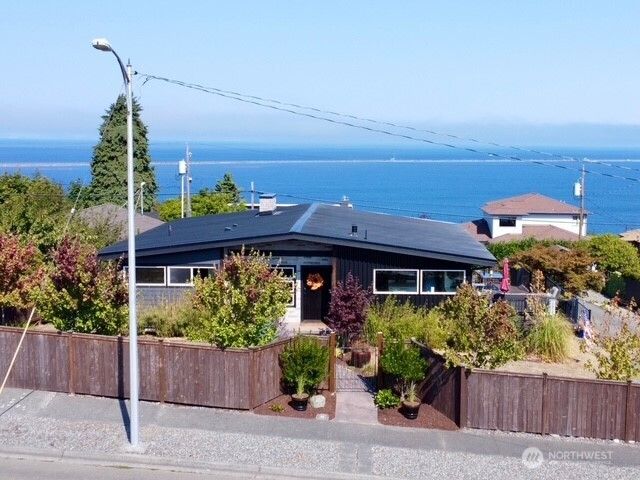 929 W 5th Street, Port Angeles, WA 98363