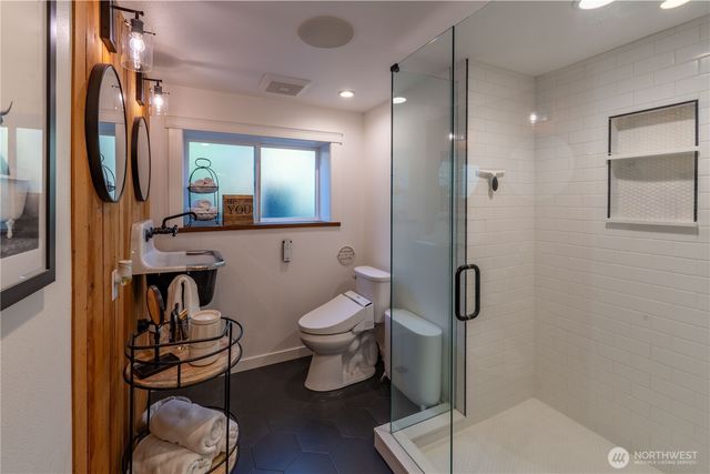 929 W 5th Street, Port Angeles, WA 98363