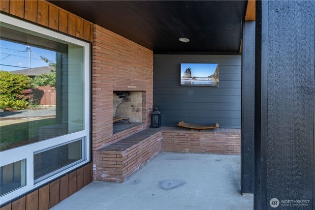 929 W 5th Street, Port Angeles, WA 98363