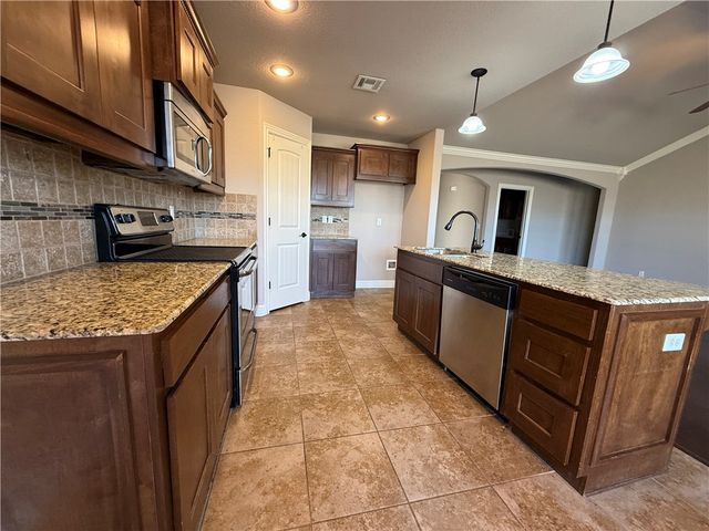 3100 SW Wargate Avenue, Bentonville, AR 72712