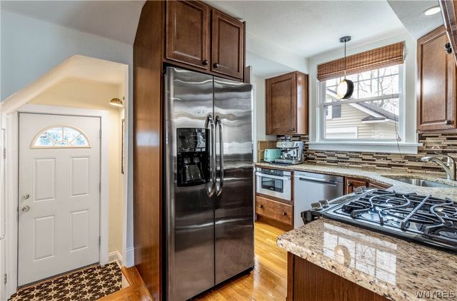 10 Frontenac Avenue, Buffalo, NY 14216