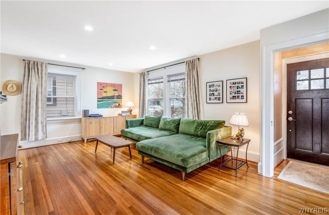 10 Frontenac Avenue, Buffalo, NY 14216