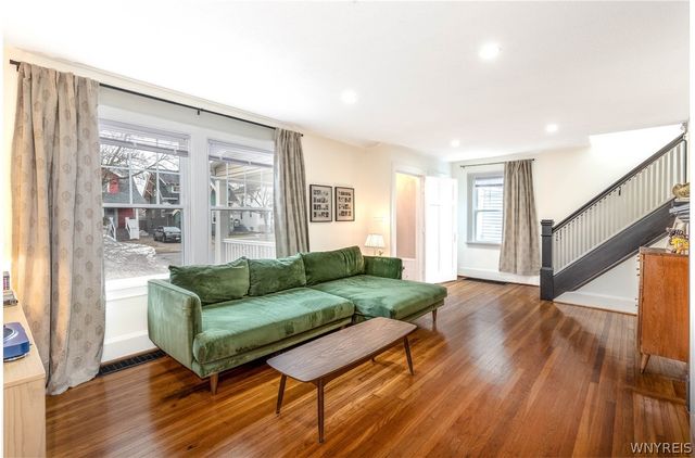 10 Frontenac Avenue, Buffalo, NY 14216