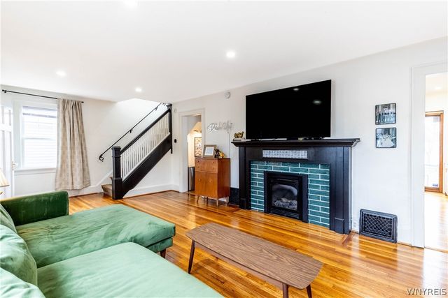 10 Frontenac Avenue, Buffalo, NY 14216