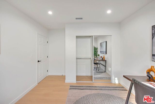 2156 W 108th Street, Los Angeles, CA 90047