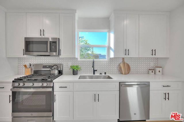 2156 W 108th Street, Los Angeles, CA 90047