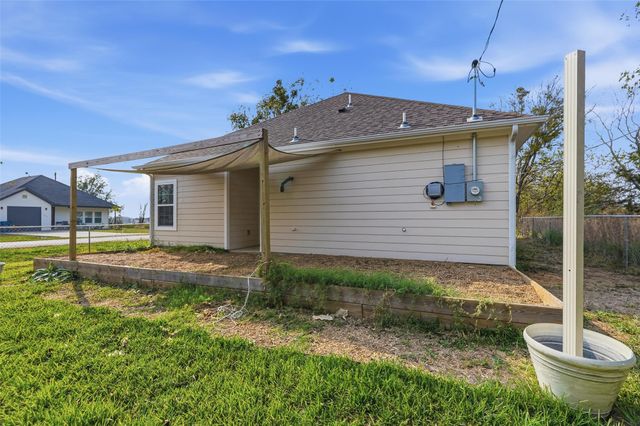 100 WINCHESTER Circle, Gun Barrel City, TX 75756