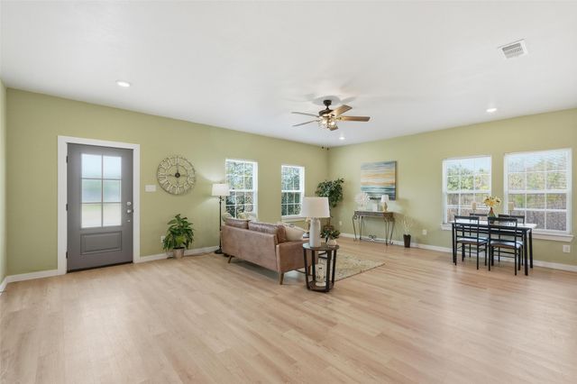 100 WINCHESTER Circle, Gun Barrel City, TX 75756