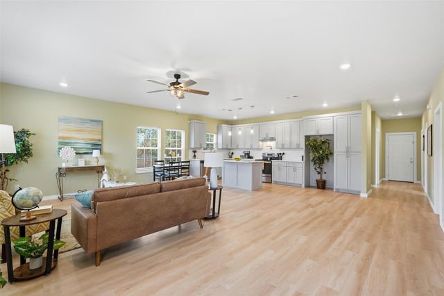 100 WINCHESTER Circle, Gun Barrel City, TX 75756