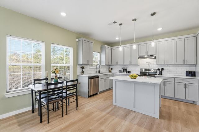 100 WINCHESTER Circle, Gun Barrel City, TX 75756