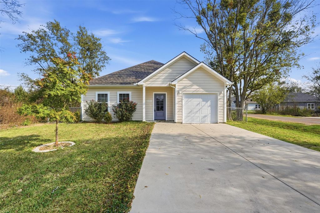 100 WINCHESTER Circle, Gun Barrel City, TX 75756