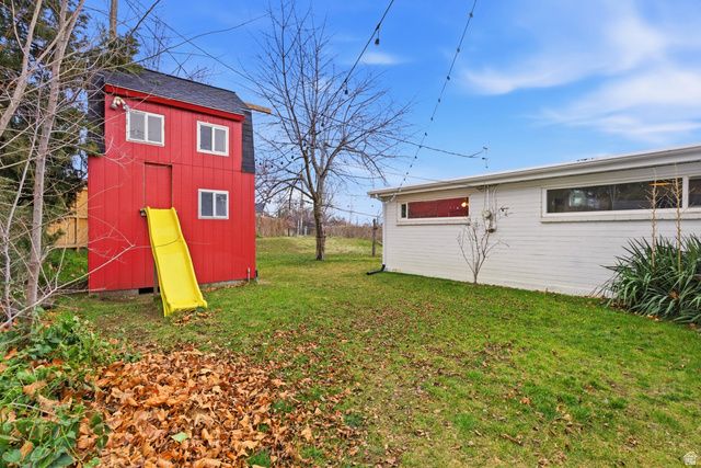 2 E WICKER LN, Bountiful, UT 84010