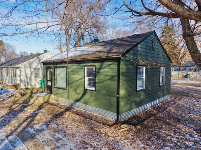 826 Kingsporte Avenue, La Porte, IN 46350