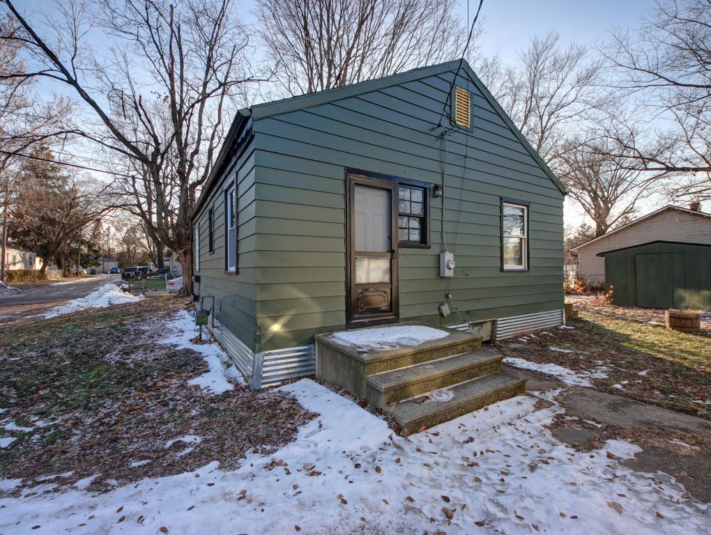 826 Kingsporte Avenue, La Porte, IN 46350