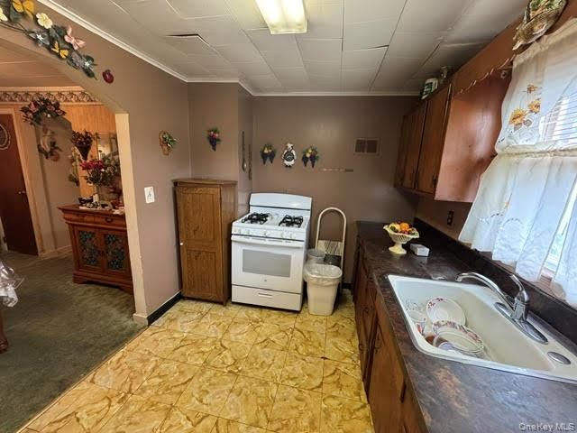 10 Forest Avenue, Middletown, NY 10940