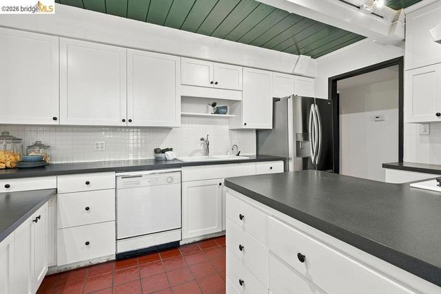 26 Fern Way, Orinda, CA 94563