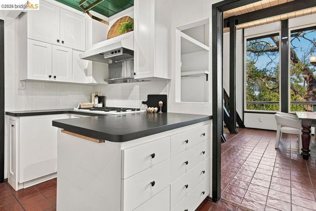 26 Fern Way, Orinda, CA 94563
