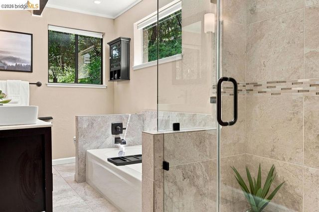 26 Fern Way, Orinda, CA 94563
