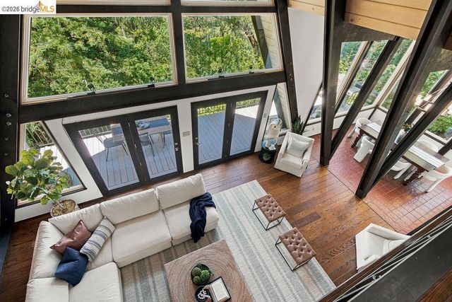 26 Fern Way, Orinda, CA 94563
