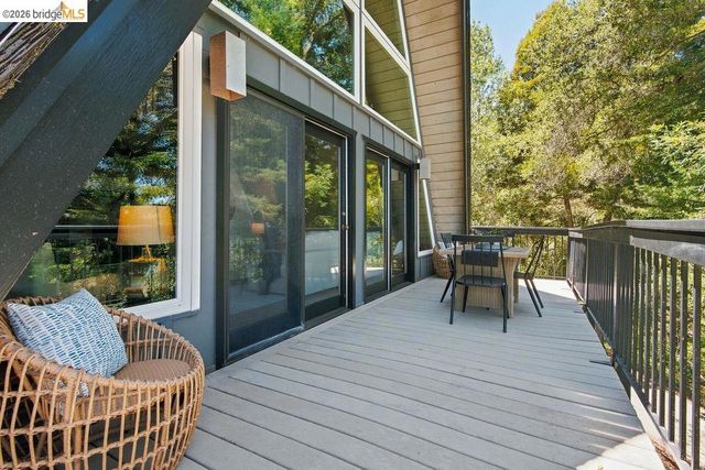 26 Fern Way, Orinda, CA 94563