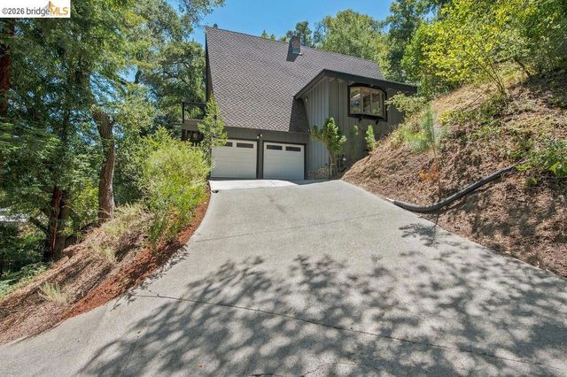 26 Fern Way, Orinda, CA 94563
