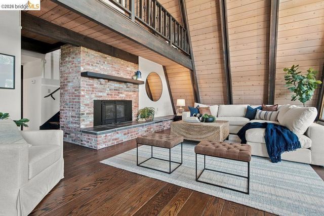 26 Fern Way, Orinda, CA 94563