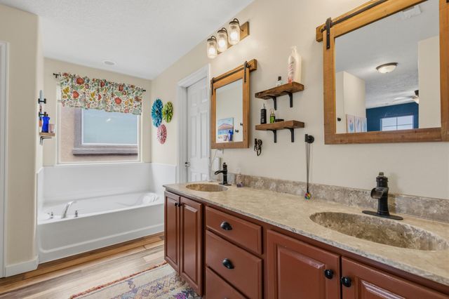 529 Loma Linda Loop NE, Rio Rancho, NM 87124