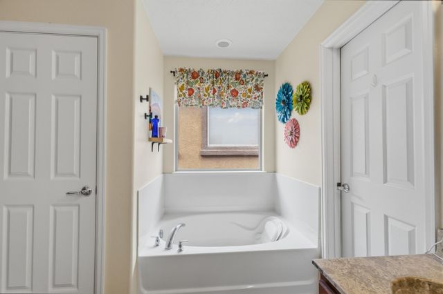 529 Loma Linda Loop NE, Rio Rancho, NM 87124