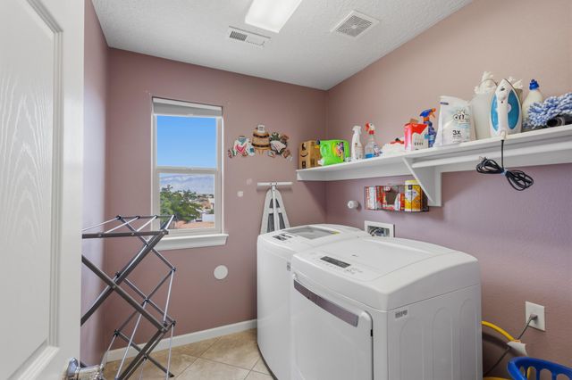 529 Loma Linda Loop NE, Rio Rancho, NM 87124