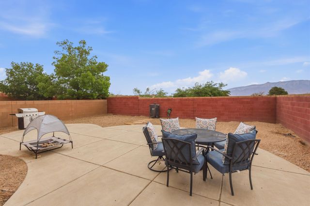 529 Loma Linda Loop NE, Rio Rancho, NM 87124